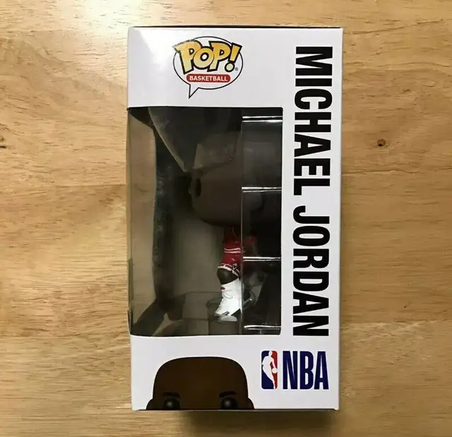 Funko Pop Basketball#54 Michael Jordan Chicago Bulls w/Protector in Arts & Collectibles in Longueuil / South Shore - Image 4