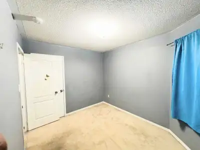 1 bedroom available for rent in a 4bedroom detached house near Mayfield and Hurontario st from Augus...