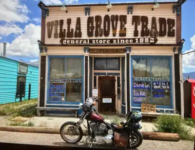 1999 Harley Davidson Custom Built Skunk, built for long highway trips. 2 year old 6 speed Baker tran...