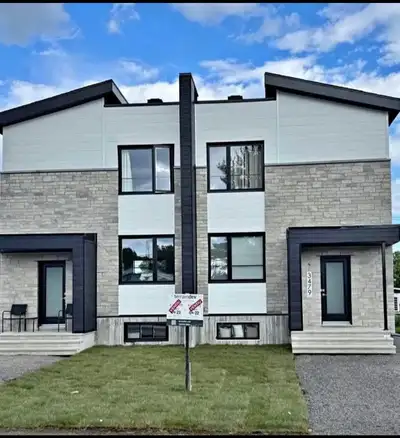 3479 rue de la Herse Québec - Lebourgneuf Magnifique jumelé luxueux, neuf et moderne sur deux étages...