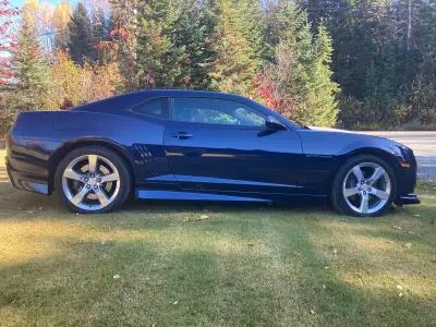 6.2 L V8, 426 factory horsepower. Automatic with sport package/paddle shifters. Garage stored. 74k k...