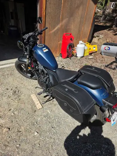 Low kilometer, 1864km, Honda Rebel 500 is all ready for riding! Garage stored it's entire life - nev...