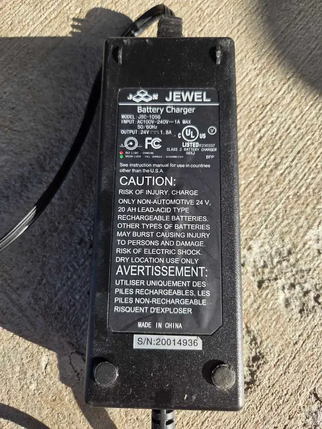 Cordless lawn mower ... needs a battery in Lawnmowers & Leaf Blowers in Kitchener / Waterloo - Image 9