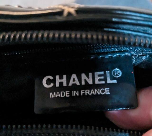 VINTAGE CHANEL PURSE in Other in Kitchener / Waterloo - Image 3