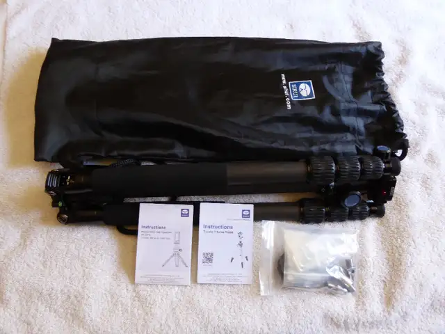 Sirui Camera Tripod in Cameras & Camcorders in Pembroke - Image 2
