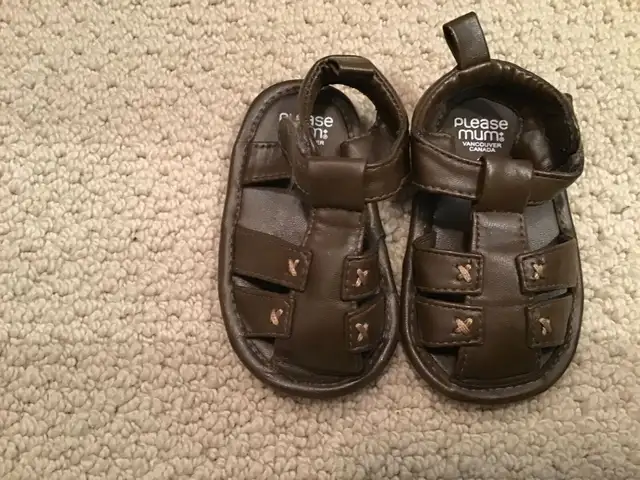 PLEASE MUM BRAND, SIZE 3, BROWN LEATHER SANDAL in Clothing - 6-9 Months in Peterborough - Image 2