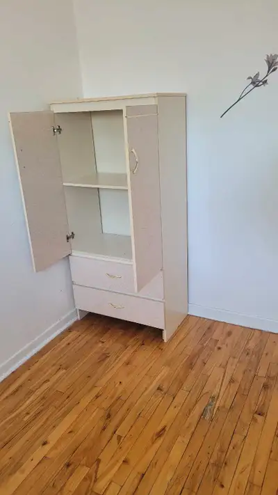 Colocation femme à Montréal a 9 minutes à pied du métro sauvé.