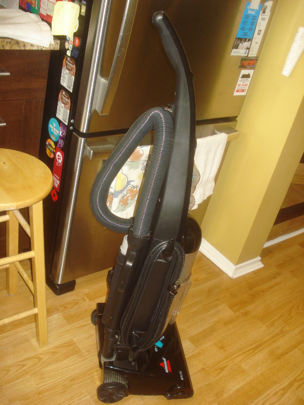 Bissell Cleanview Helix Bagless Upright Canister Vacuum 12 Amp in Vacuums in Kitchener / Waterloo - Image 4