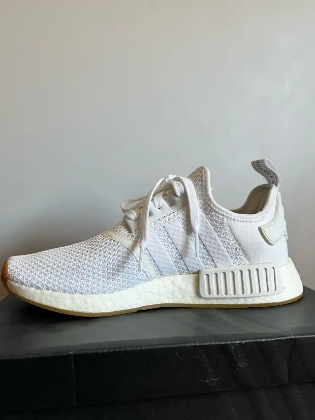 Adidas NMD R1 (8.5)62863272877059121