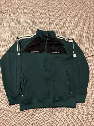 Fairly used no damage size L fits M