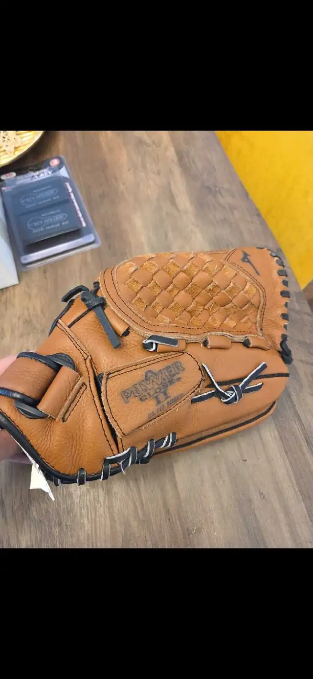 Mizuno left baseball glove 1264711646357762120