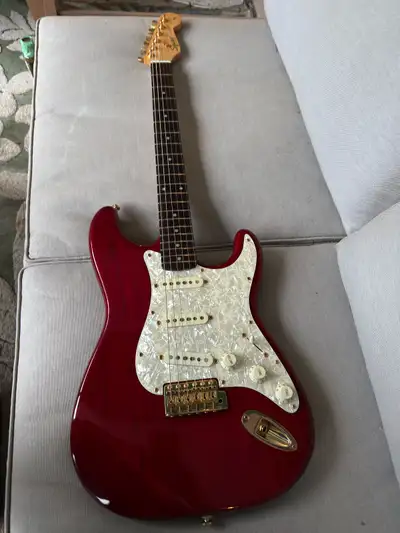 Squier Pro Tone Stratocaster In good condition Soft case included