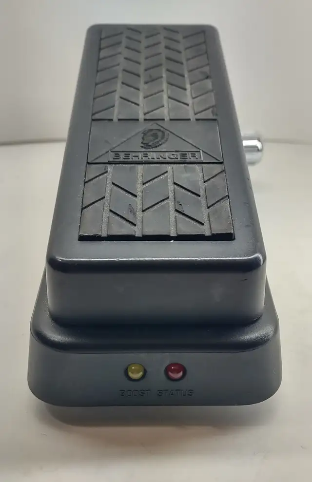 Behringer Hell Babe HB01 Wah-Wah Guitar Effects Pedal *Tested* in Amps & Pedals in Windsor Region - Image 3