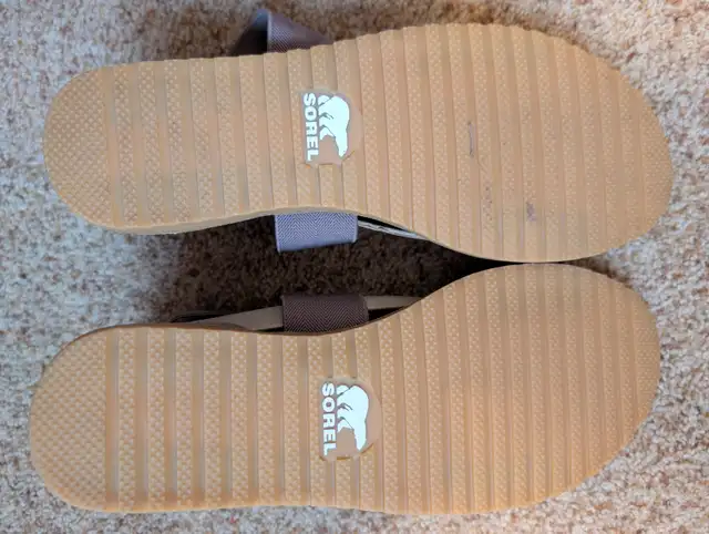 Women's sandals in Women's - Shoes in Calgary - Image 3