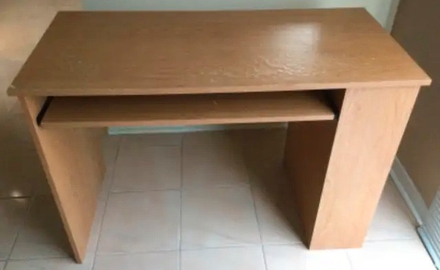 Wooden Desk in Desks in Mississauga / Peel Region