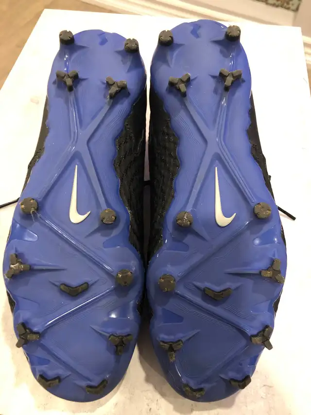 Nike Soccer Cleats Size 8 in Soccer in City of Toronto - Image 5
