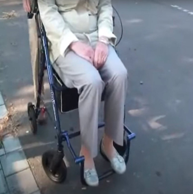 Airgo 2 in 1 walker/ transport chair in Health & Special Needs in Calgary - Image 3