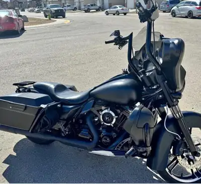 2010 Harley Street Glide 43k Stage 1 Vance & Hines 2-1 (very LOUD!!) New tires CarPlay Audio Quik at...