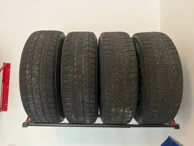 4 pneus d’hiver montés sur roues d’acier Bridgestone Blizzak WS280 225/65R17 Semelle restante de 6/3...