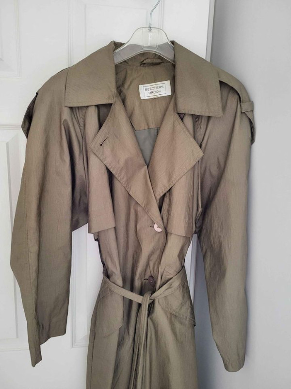 Women Extra Large Gold Bronze Rain Coat Overcoat with Belt in Women's - Tops & Outerwear in Markham / York Region - Image 2