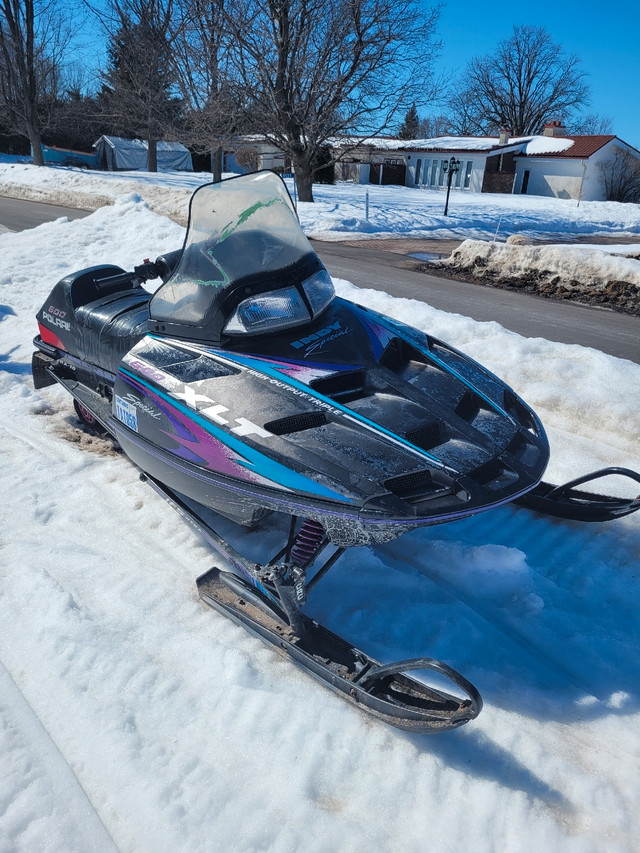 Polaris 600 XLT Triple in Snowmobiles in Ottawa