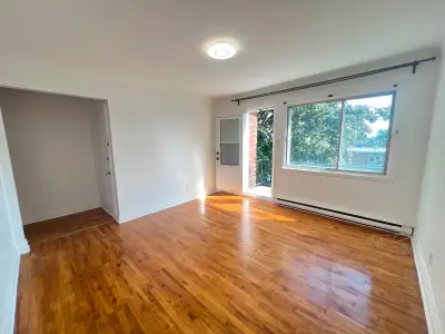 Spacious 4½ Apartment in Ahuntsic (937 sqft) – one month free