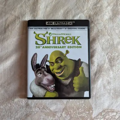 Shrek 4K Blu-Ray, also includes the regular blu-ray. Discs are in mint condition.