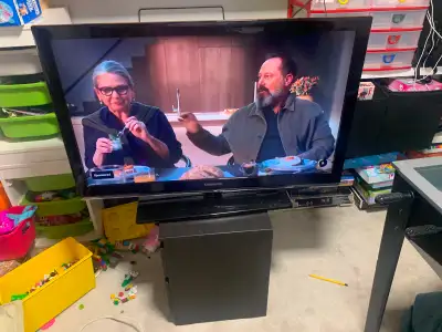 SAMSUNG LN40C530F1FXZC LCD TV + Bell remote control + stand, View more