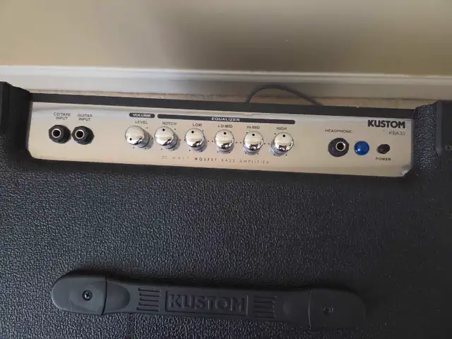 Bass guitar amplifier KUSTOM KBA3063005666061059122