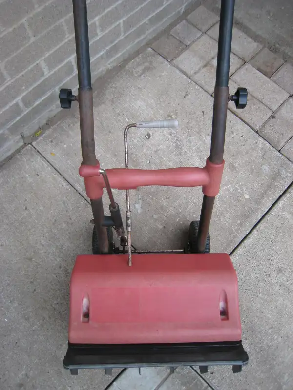 Spectra Tools electric snow shovel thrower 6.5 amp 12" in Snowblowers in City of Toronto - Image 5