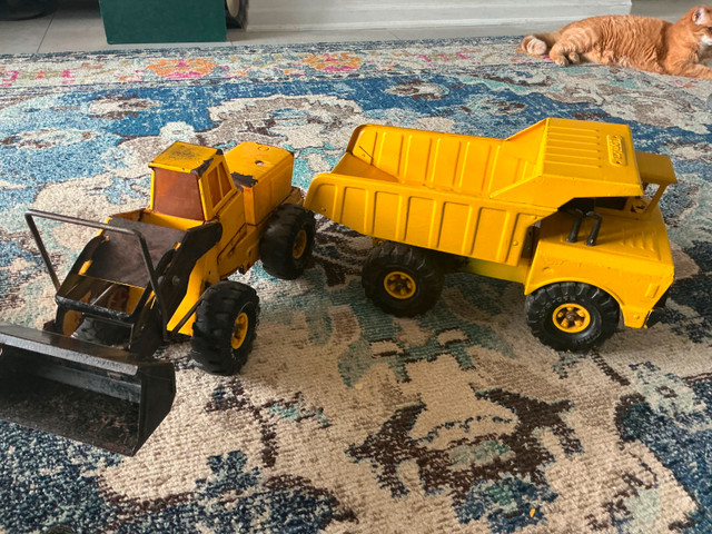 Lot of 2 metal earth moving vintage Tonkas in Arts & Collectibles in Ottawa - Image 2