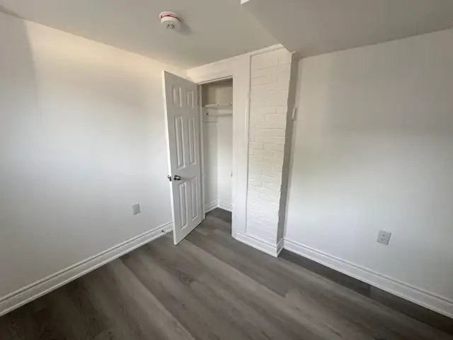 Private Room for Rent with Car Parking in Room Rentals & Roommates in Mississauga / Peel Region - Image 2
