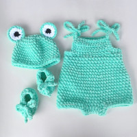 Newborn frog outfit. Newborn photoshoot. Newborn gift.