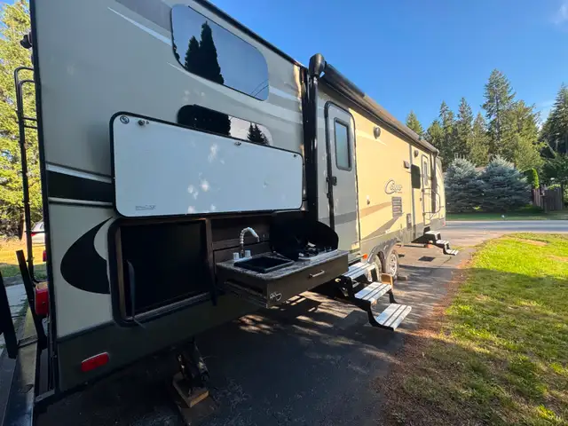 2017 Keystone Cougar Travel Trailer in Travel Trailers & Campers in Nelson - Image 11