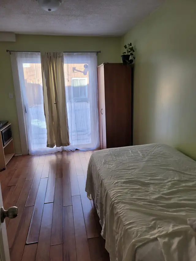 Townhouse in Brampton for Rent in Long Term Rentals in Mississauga / Peel Region - Image 11