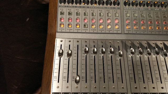 Tascam DM 3200 Digital Mixer in Pro Audio & Recording Equipment in Kawartha Lakes - Image 3