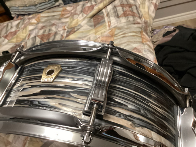 Ludwig 14x5  Monroe  8 lug black Oyster Pearl snare drum, in Drums & Percussion in Dartmouth - Image 2