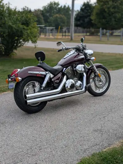 2007 vtx1300c for sale, great bike low km only 24000km. Has a few tastefull aftermarket parts -Kurya...