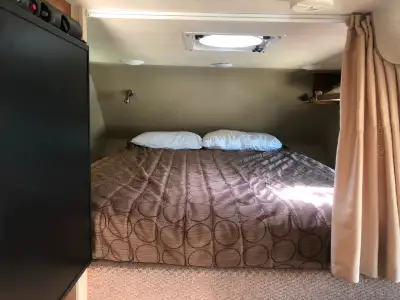 Hauled on a F150 6.5” box I’m moving and Selling my Lance 825 Truck Camper. Weight is 1695lbs and it...