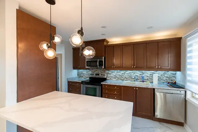 Luxury furnished large bedroom @Bayshore, AC, male only62863750415619124