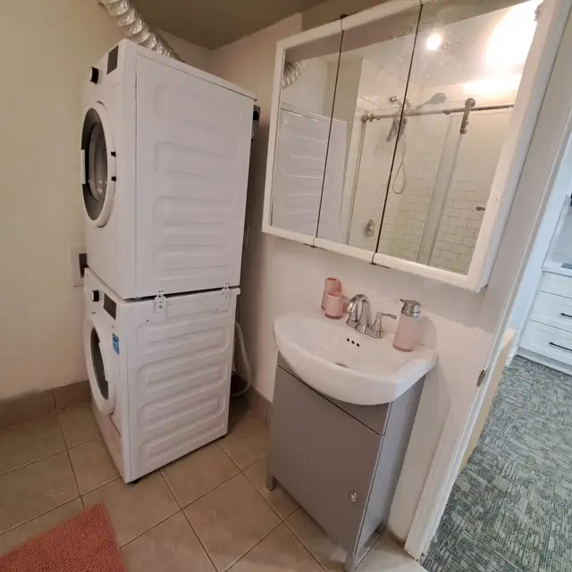 PRIVATE STUDIO – FULLY FURNISHED – $1500/month in Short Term Rentals in Oshawa / Durham Region - Image 9