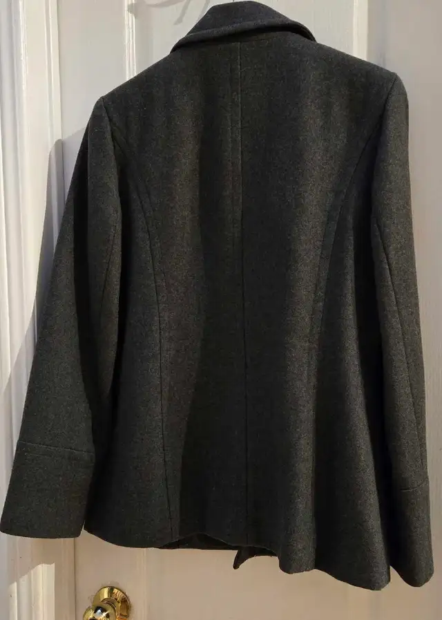 Nautica gray pea coat size M in Women's - Tops & Outerwear in City of Toronto - Image 6