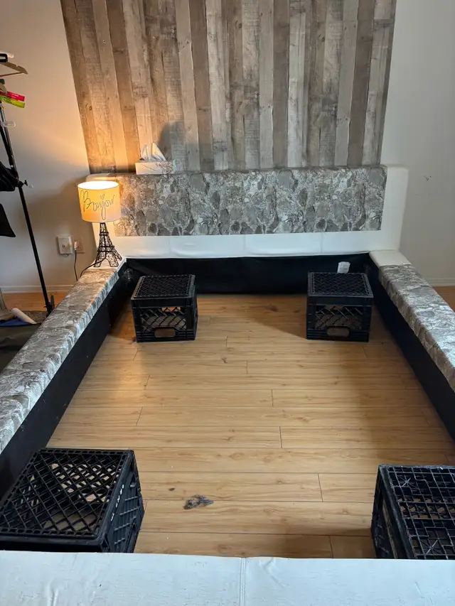 Queen-Size Bed Base495871295142635521