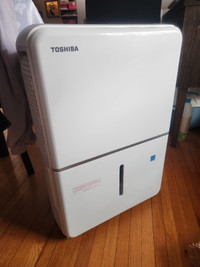 Dehumidifier - Toshiba w/ warranty