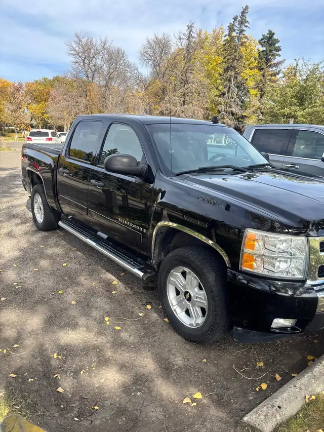 2007 Silverado 1500 Z71 4x4 Crew Cab | 203,776 km