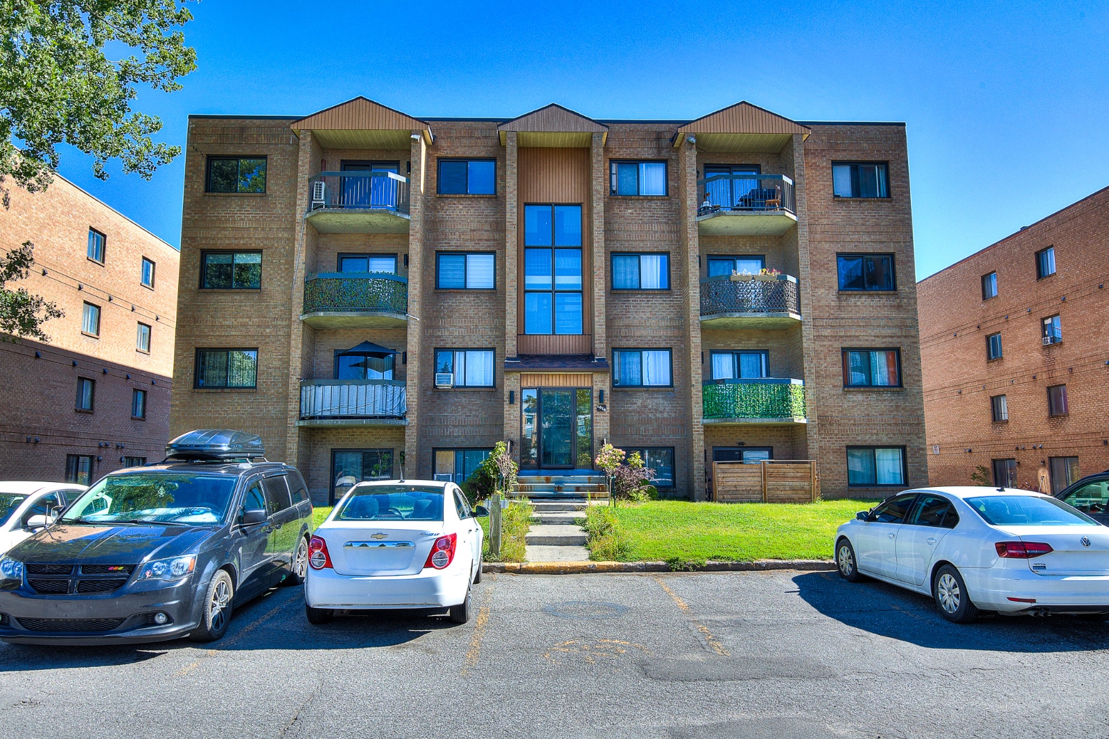 Condo en VENTE À Laval 3 1/2 - 239,000$ — photo 1