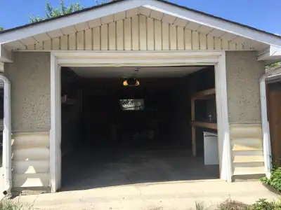 Single detached garage available for rent in Brentwood. Perfect for storage or parking only please c...