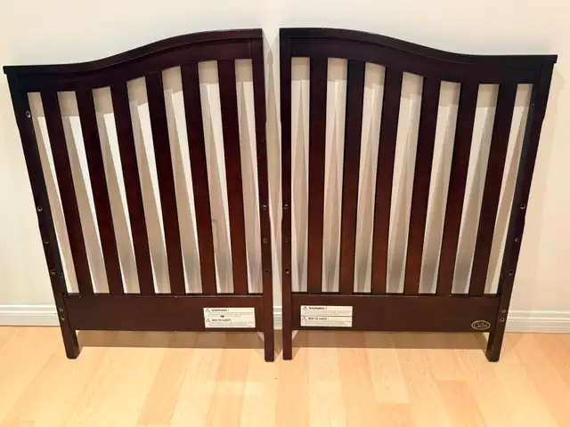 Baby Cache Convertible Crib + Toddler Rail + Simmons Mattress in Cribs in Edmonton - Image 5