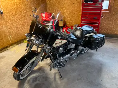 Very nice condition meticulous ownership with rebuilt motor 3100km ago. Upgraded screaming eagle exh...