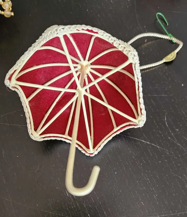 Set of 4 Christmas ornaments in Holiday, Event & Seasonal in Ottawa - Image 5